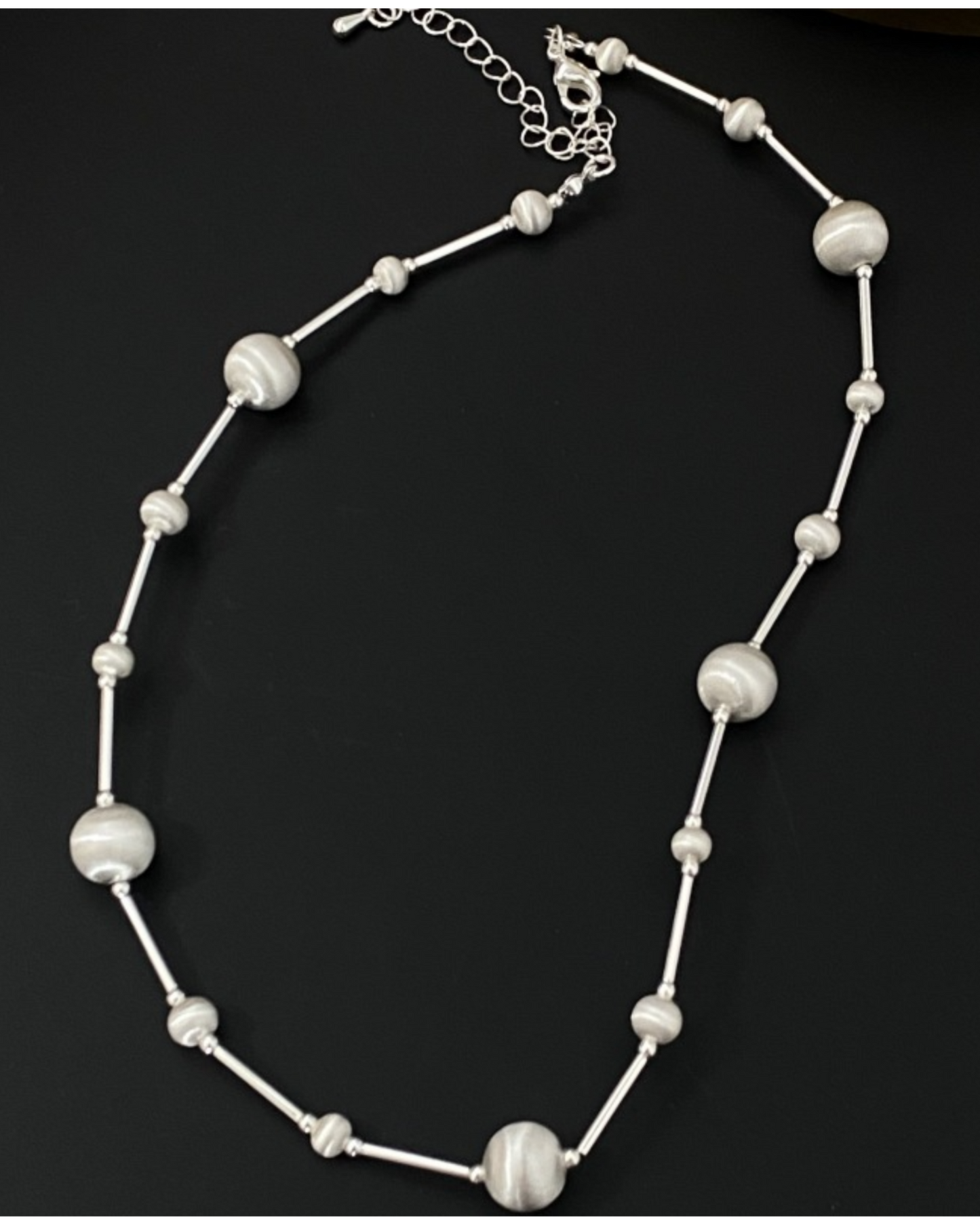 Linéa Luster Necklace