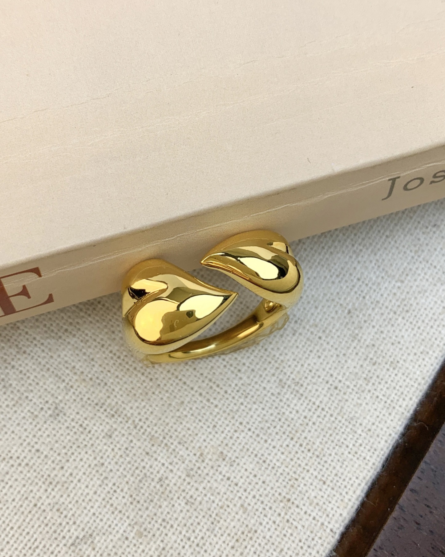 Solis Ring
