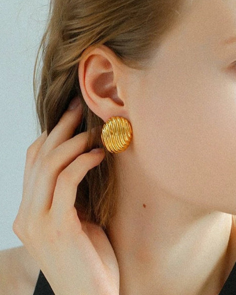 Shelline Studs