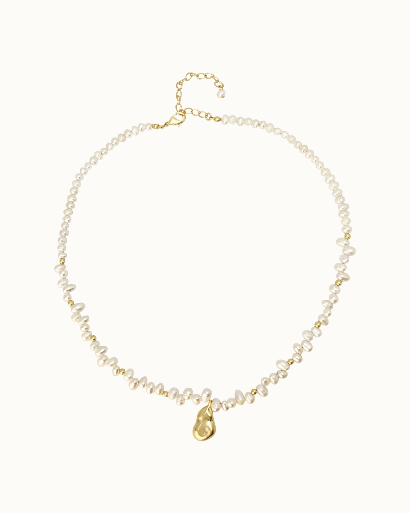 Raya Pearl Necklace