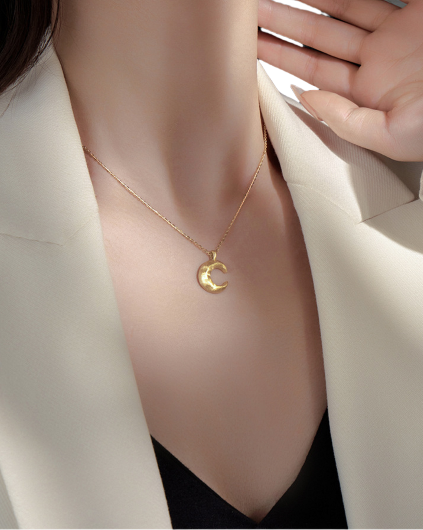 Selene Pendant Necklace