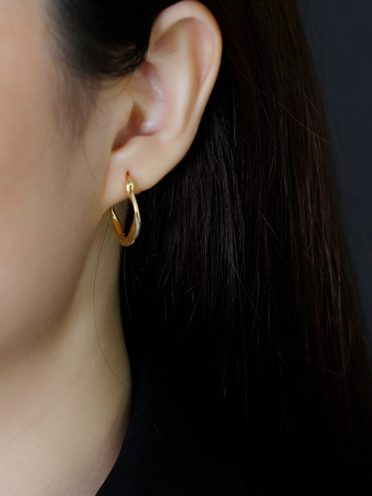 Soft Twist Hoops